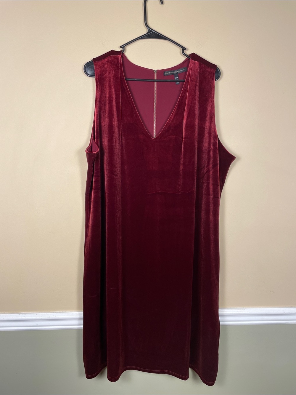 White House Black Market Women’s Cocktail Velvet Burgundy Tank V-Neck Dress